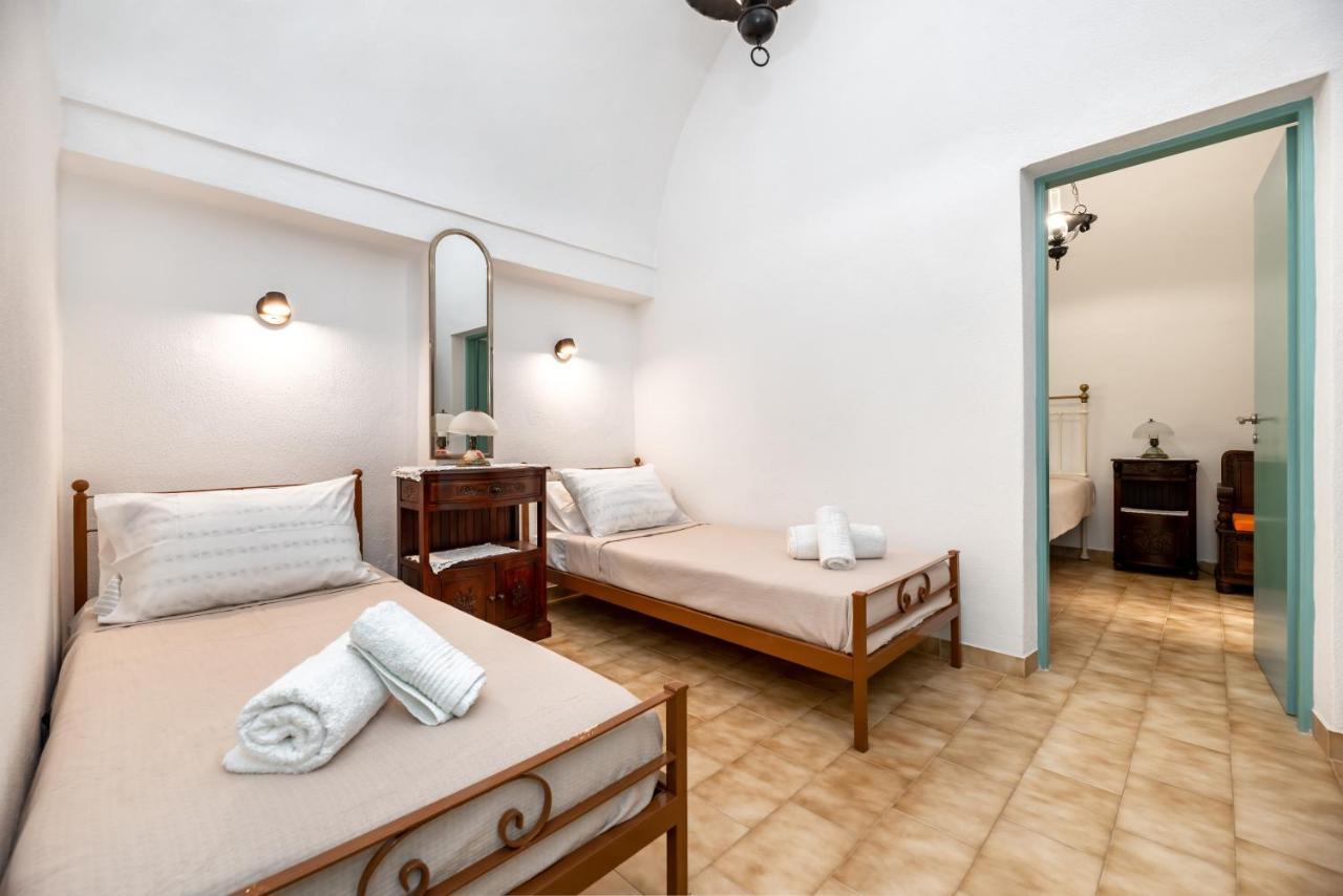 Authentic Santorinian Home Experience Фіра Екстер'єр фото