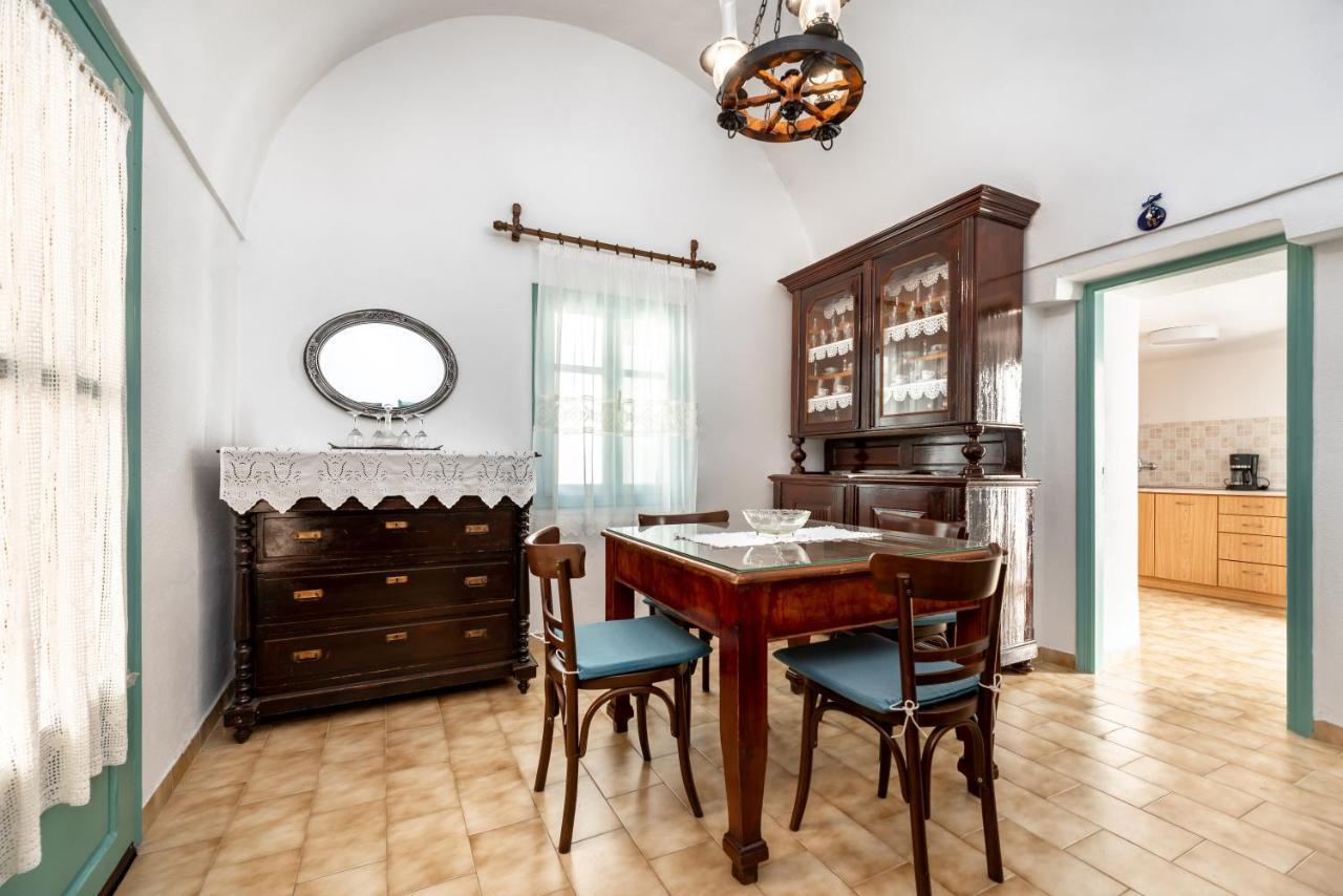 Authentic Santorinian Home Experience Фіра Екстер'єр фото
